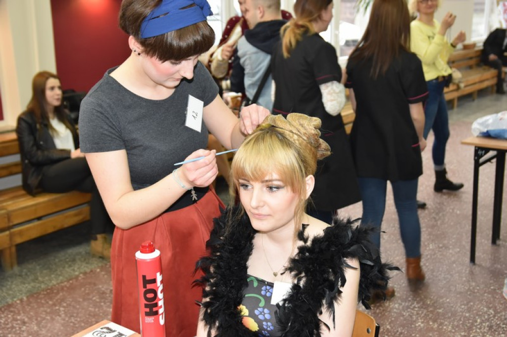 Uczniowie prezentowali swój talent, czyli II Wojewódzki Konkurs Fryzjerski w Brzegu