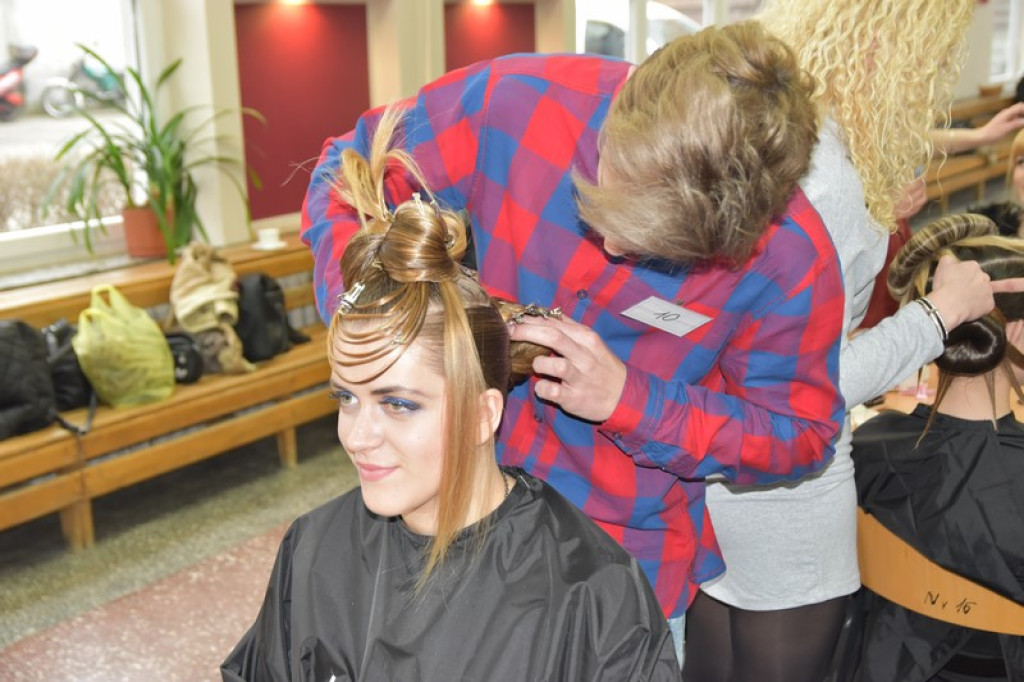 Uczniowie prezentowali swój talent, czyli II Wojewódzki Konkurs Fryzjerski w Brzegu