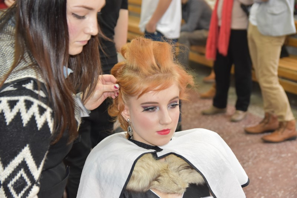 Uczniowie prezentowali swój talent, czyli II Wojewódzki Konkurs Fryzjerski w Brzegu