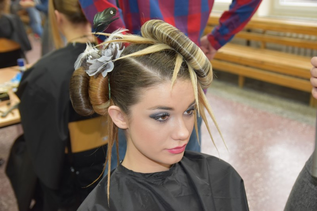 Uczniowie prezentowali swój talent, czyli II Wojewódzki Konkurs Fryzjerski w Brzegu