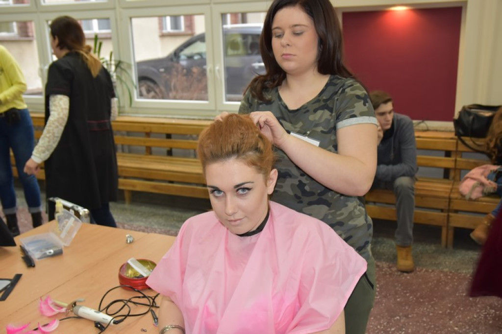 Uczniowie prezentowali swój talent, czyli II Wojewódzki Konkurs Fryzjerski w Brzegu