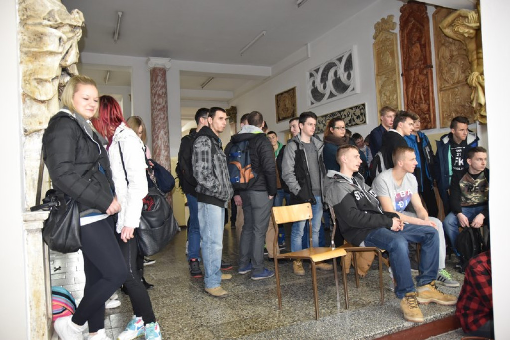 Uczniowie prezentowali swój talent, czyli II Wojewódzki Konkurs Fryzjerski w Brzegu