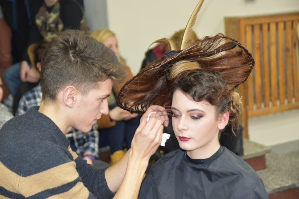 Uczniowie prezentowali swój talent, czyli II Wojewódzki Konkurs Fryzjerski w Brzegu