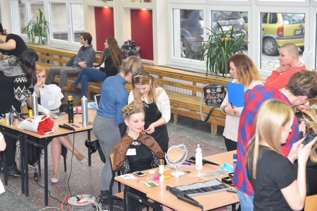 Uczniowie prezentowali swój talent, czyli II Wojewódzki Konkurs Fryzjerski w Brzegu