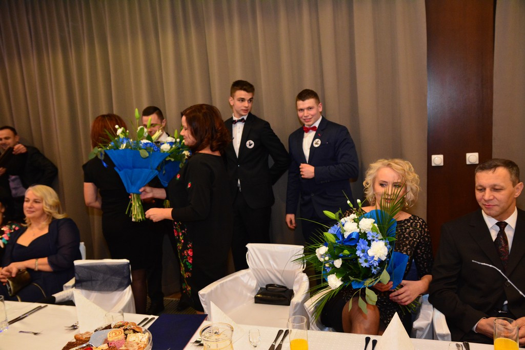 Studniówki 2016: Bal maturalny Zespołu Szkół Ekonomicznych w Brzegu [galerie zdjęć]