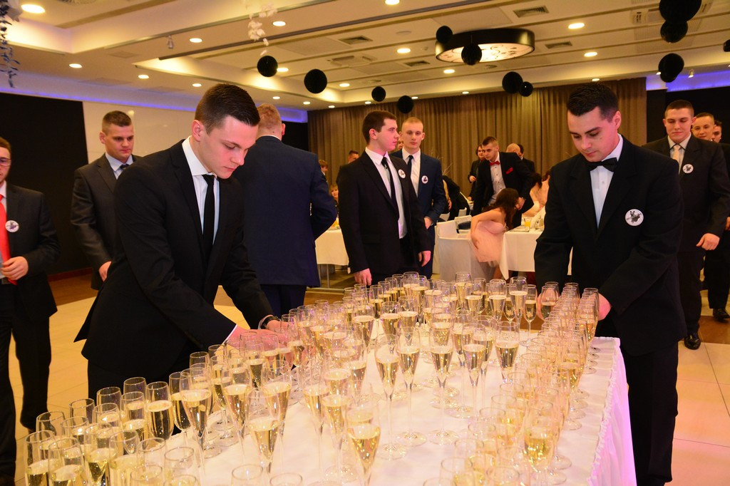 Studniówki 2016: Bal maturalny Zespołu Szkół Ekonomicznych w Brzegu [galerie zdjęć]