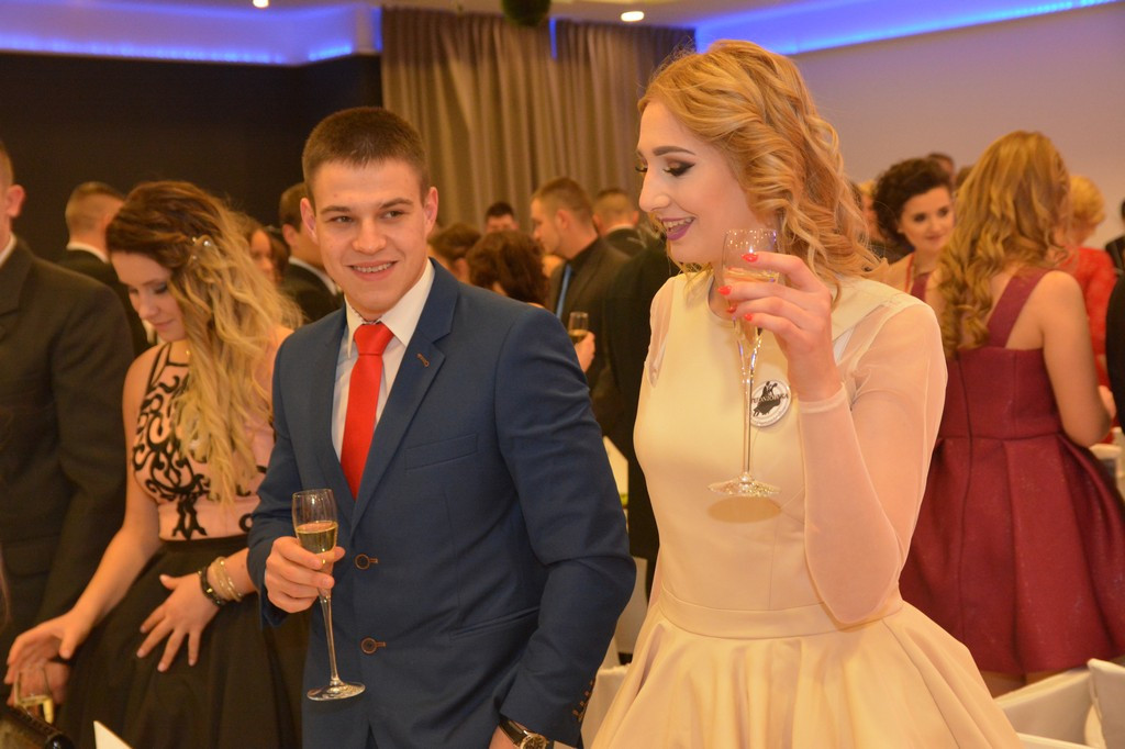 Studniówki 2016: Bal maturalny Zespołu Szkół Ekonomicznych w Brzegu [galerie zdjęć]
