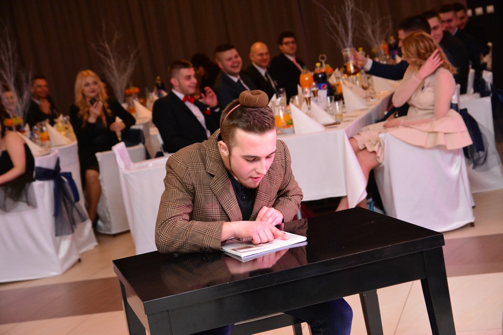 Studniówki 2016: Bal maturalny Zespołu Szkół Ekonomicznych w Brzegu [galerie zdjęć]