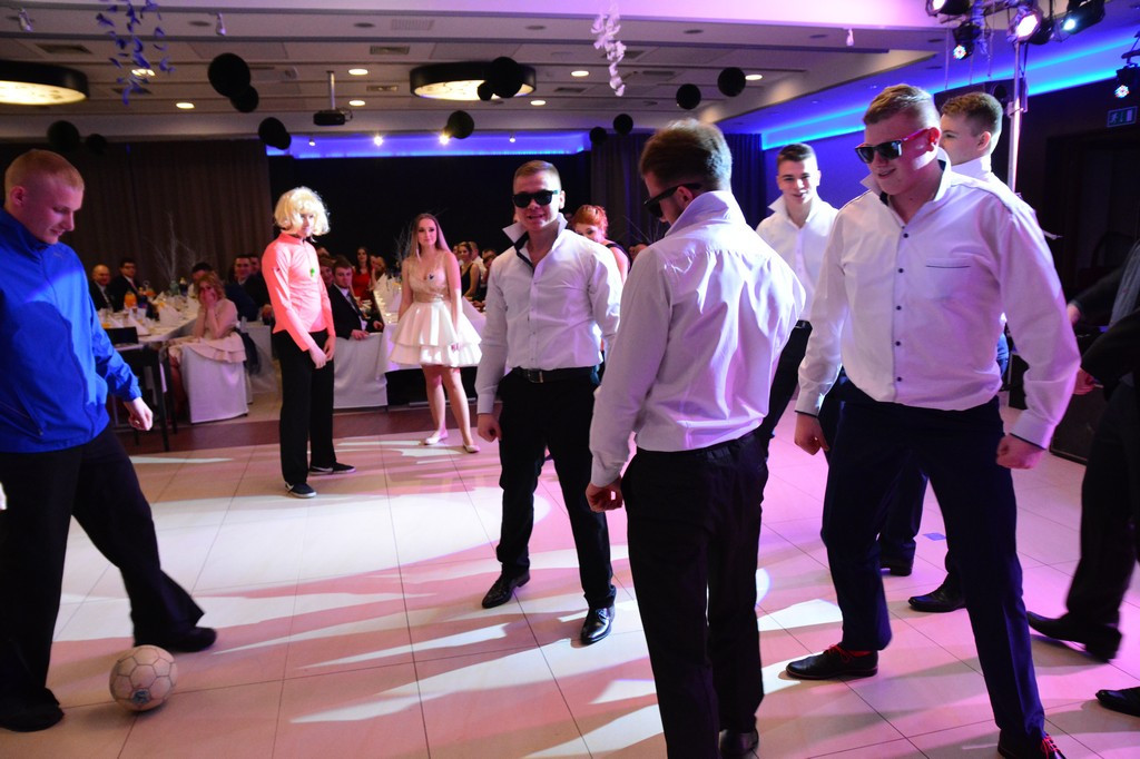 Studniówki 2016: Bal maturalny Zespołu Szkół Ekonomicznych w Brzegu [galerie zdjęć]