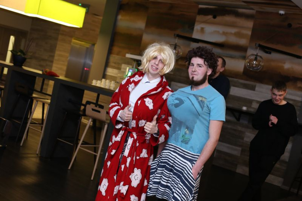 Studniówki 2016: Maturzyści ZSB w Brzegu zatańczyli poloneza [galerie zdjęć]