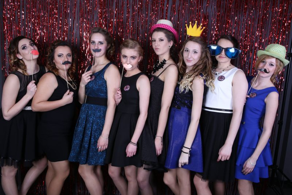 Studniówki 2016: Maturzyści ZSB w Brzegu zatańczyli poloneza [galerie zdjęć]