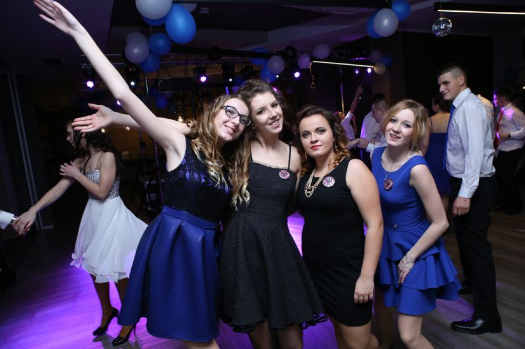 Studniówki 2016: Maturzyści ZSB w Brzegu zatańczyli poloneza [galerie zdjęć]
