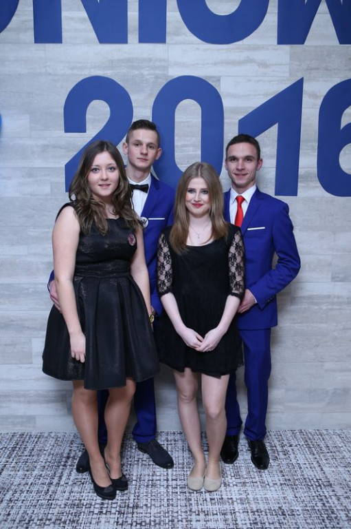 Studniówki 2016: Maturzyści ZSB w Brzegu zatańczyli poloneza [galerie zdjęć]