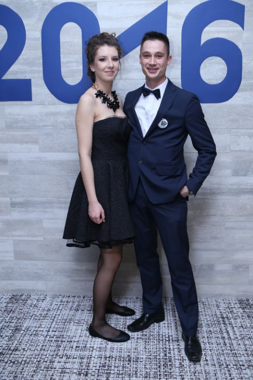 Studniówki 2016: Maturzyści ZSB w Brzegu zatańczyli poloneza [galerie zdjęć]