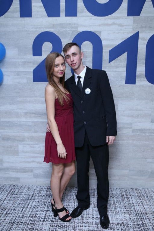 Studniówki 2016: Maturzyści ZSB w Brzegu zatańczyli poloneza [galerie zdjęć]