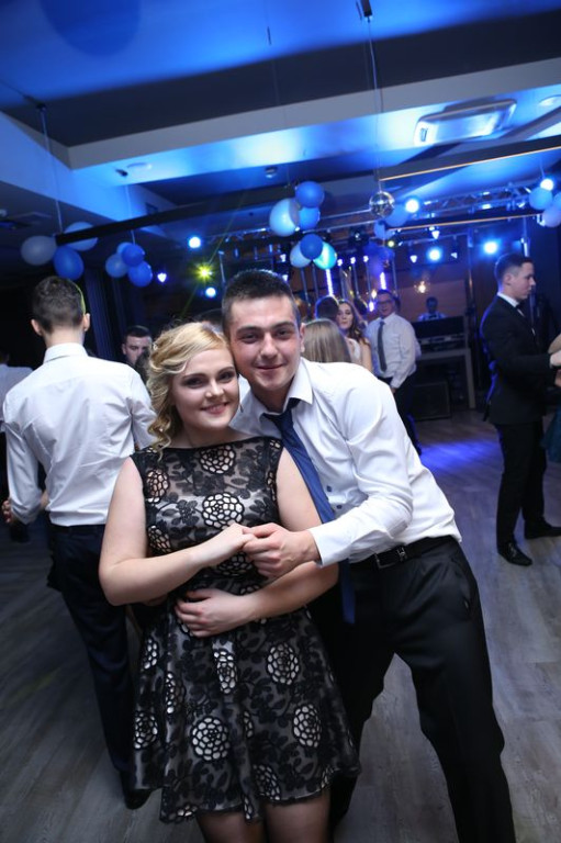 Studniówki 2016: Maturzyści ZSB w Brzegu zatańczyli poloneza [galerie zdjęć]