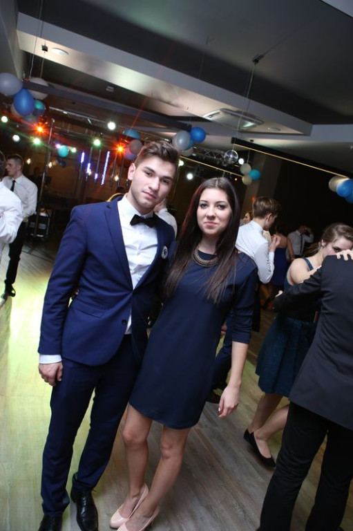 Studniówki 2016: Maturzyści ZSB w Brzegu zatańczyli poloneza [galerie zdjęć]