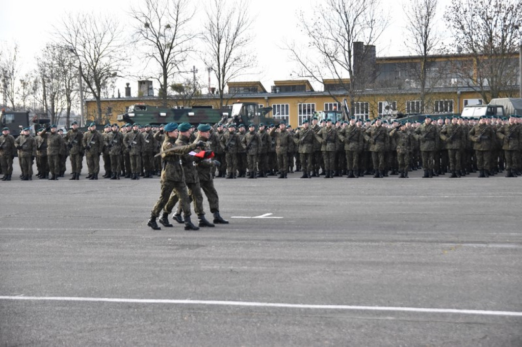 Ochotnicy złożyli przysięgę wojskową w 1. Brzeskim Pułku Saperów [zdjęcia]