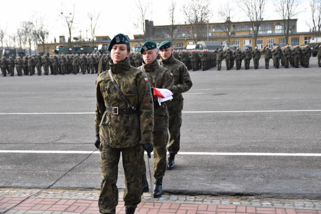 Ochotnicy złożyli przysięgę wojskową w 1. Brzeskim Pułku Saperów [zdjęcia]