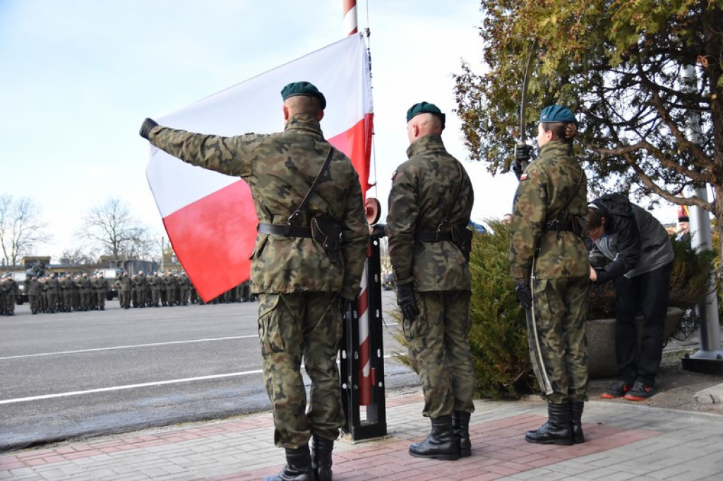 Ochotnicy złożyli przysięgę wojskową w 1. Brzeskim Pułku Saperów [zdjęcia]