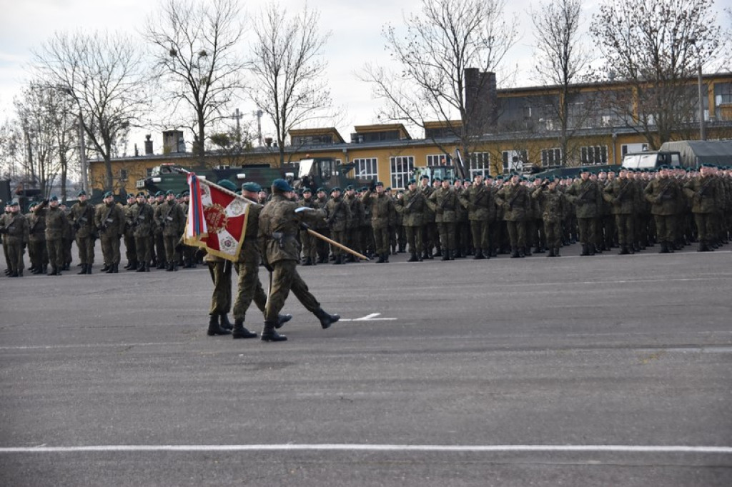 Ochotnicy złożyli przysięgę wojskową w 1. Brzeskim Pułku Saperów [zdjęcia]