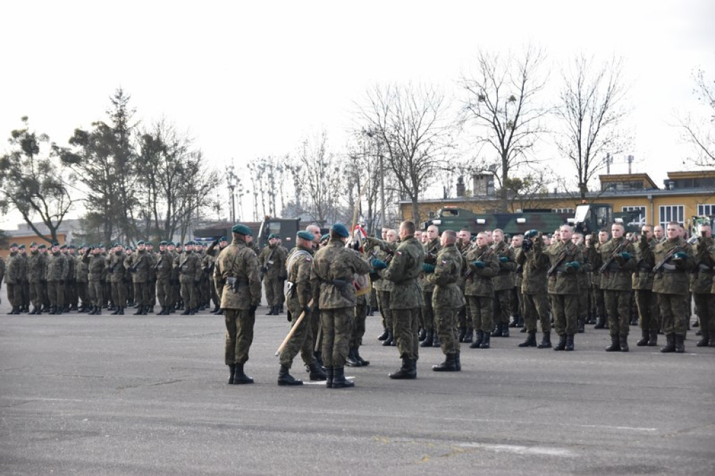 Ochotnicy złożyli przysięgę wojskową w 1. Brzeskim Pułku Saperów [zdjęcia]