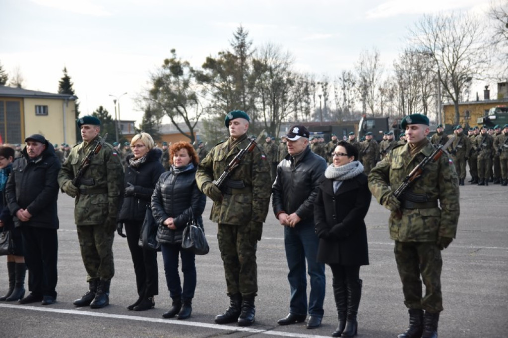 Ochotnicy złożyli przysięgę wojskową w 1. Brzeskim Pułku Saperów [zdjęcia]
