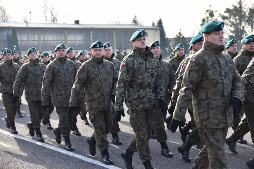 Ochotnicy złożyli przysięgę wojskową w 1. Brzeskim Pułku Saperów [zdjęcia]