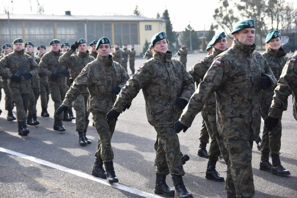 Ochotnicy złożyli przysięgę wojskową w 1. Brzeskim Pułku Saperów [zdjęcia]