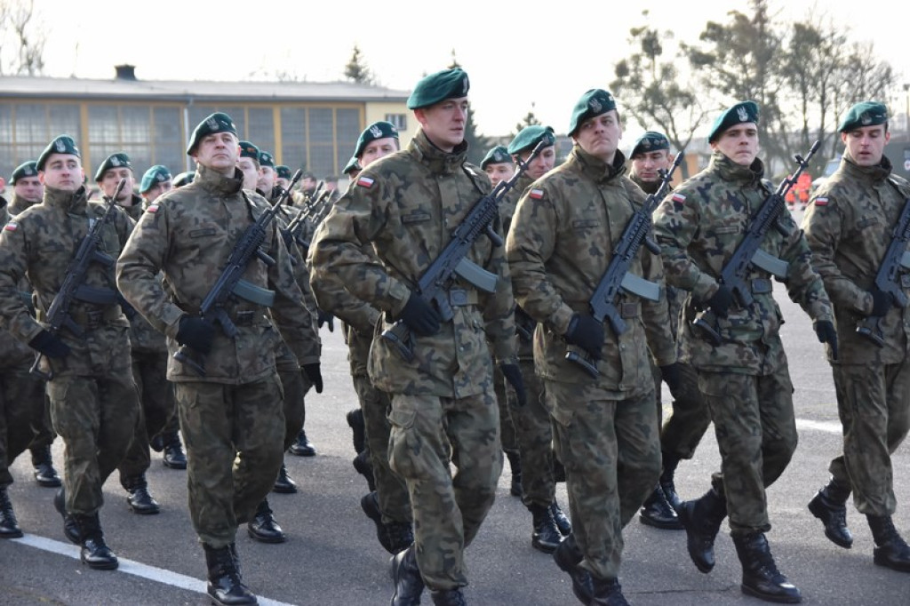 Ochotnicy złożyli przysięgę wojskową w 1. Brzeskim Pułku Saperów [zdjęcia]