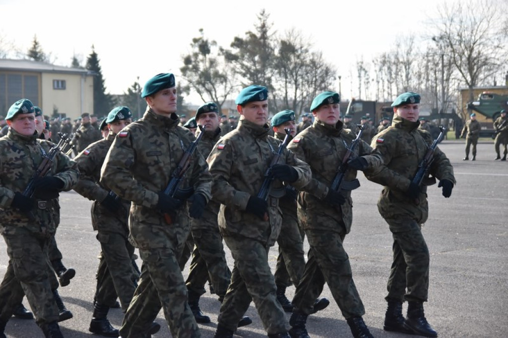 Ochotnicy złożyli przysięgę wojskową w 1. Brzeskim Pułku Saperów [zdjęcia]