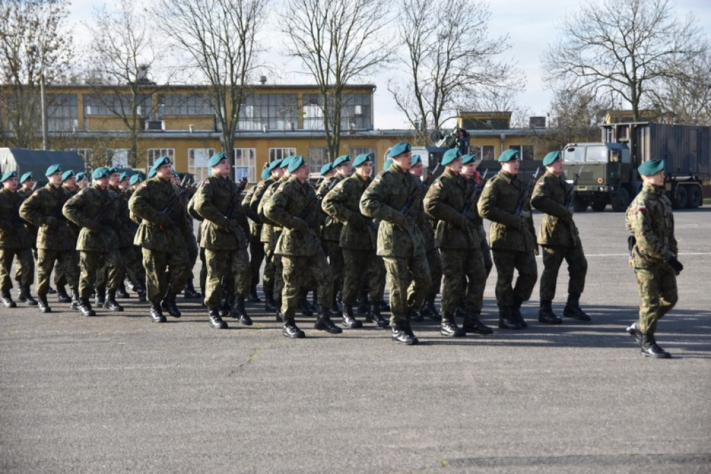 Ochotnicy złożyli przysięgę wojskową w 1. Brzeskim Pułku Saperów [zdjęcia]