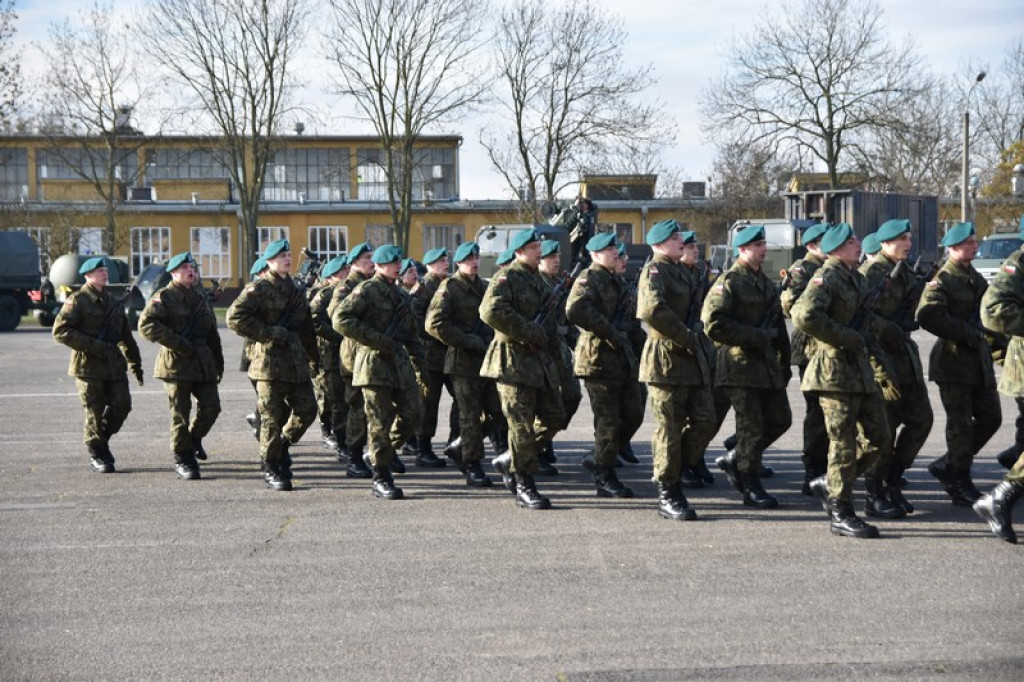 Ochotnicy złożyli przysięgę wojskową w 1. Brzeskim Pułku Saperów [zdjęcia]