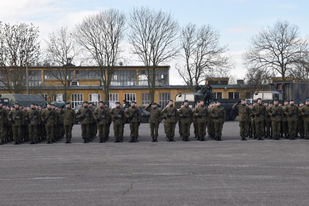 Ochotnicy złożyli przysięgę wojskową w 1. Brzeskim Pułku Saperów [zdjęcia]