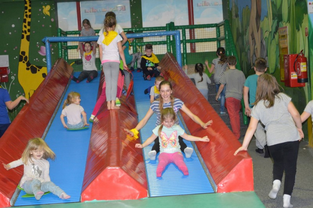 NA SAPERSKIM ZIMOWISKU  DZIECI SIĘ NIE NUDZĄ ! (NIE MARUDZĄ!)