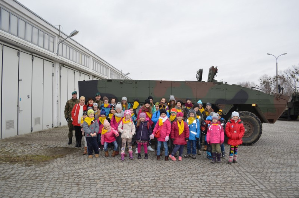 NA SAPERSKIM ZIMOWISKU  DZIECI SIĘ NIE NUDZĄ ! (NIE MARUDZĄ!)