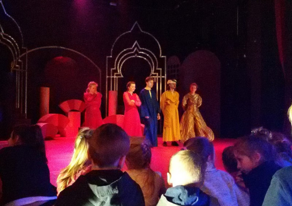 NA SAPERSKIM ZIMOWISKU  DZIECI SIĘ NIE NUDZĄ ! (NIE MARUDZĄ!)