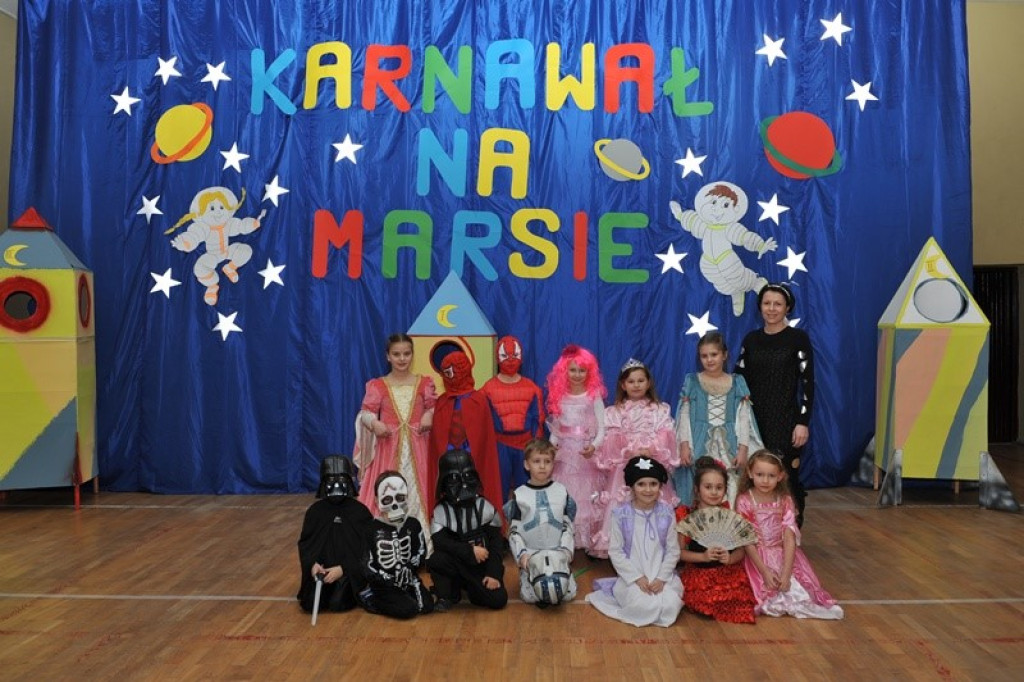 Karnawałowy bal na Marsie