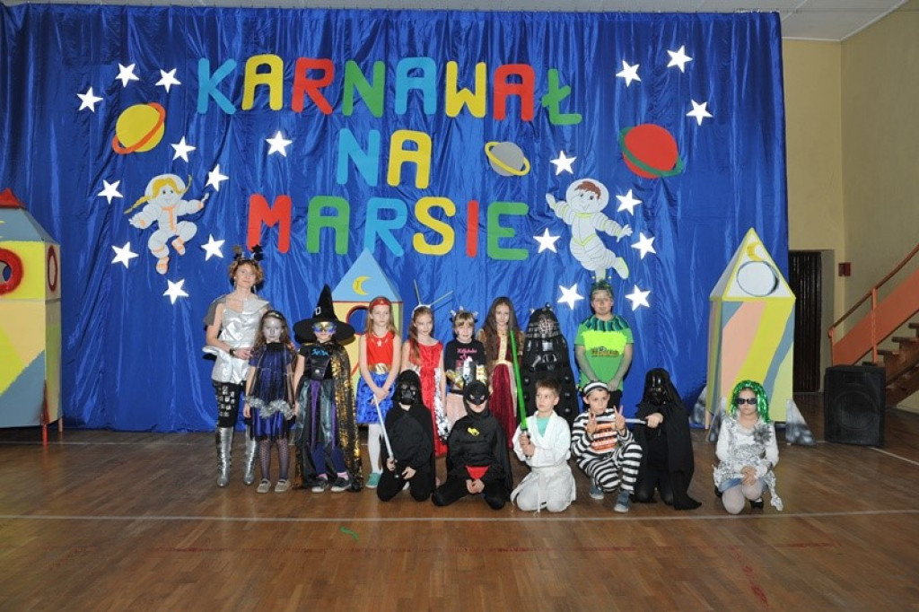 Karnawałowy bal na Marsie