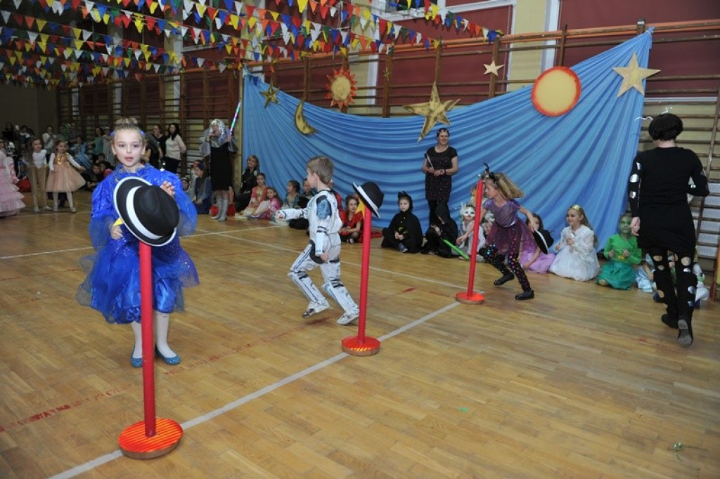 Karnawałowy bal na Marsie