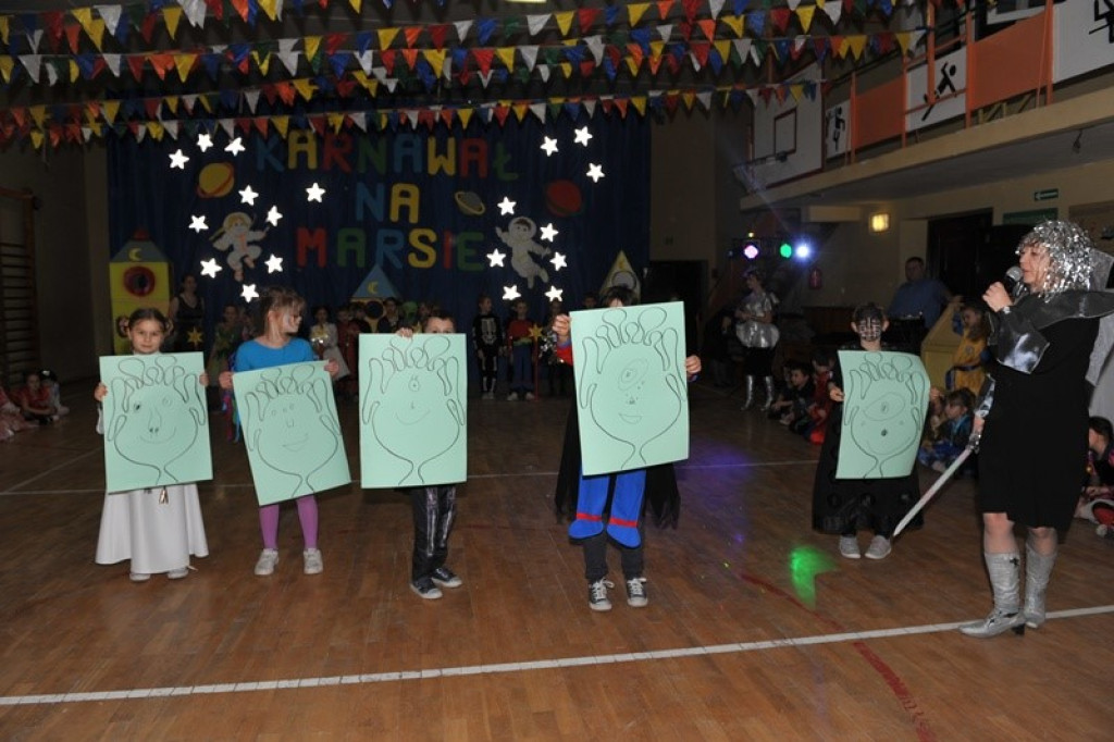 Karnawałowy bal na Marsie