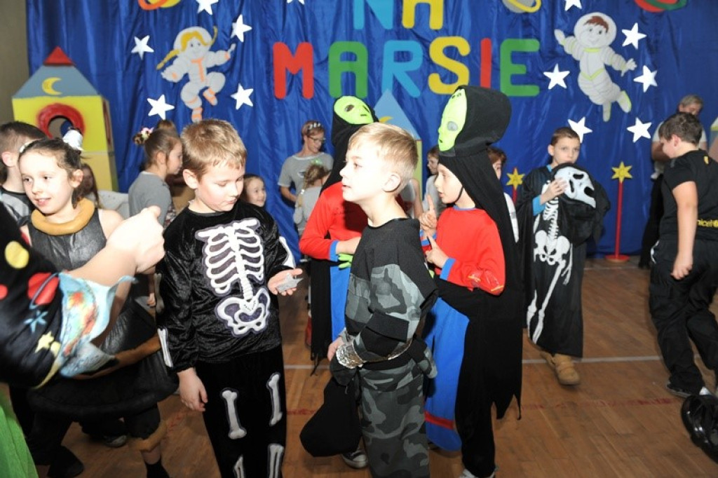 Karnawałowy bal na Marsie