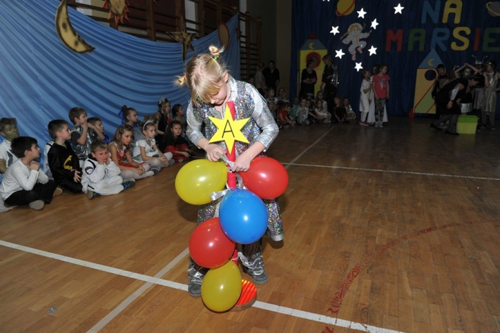 Karnawałowy bal na Marsie