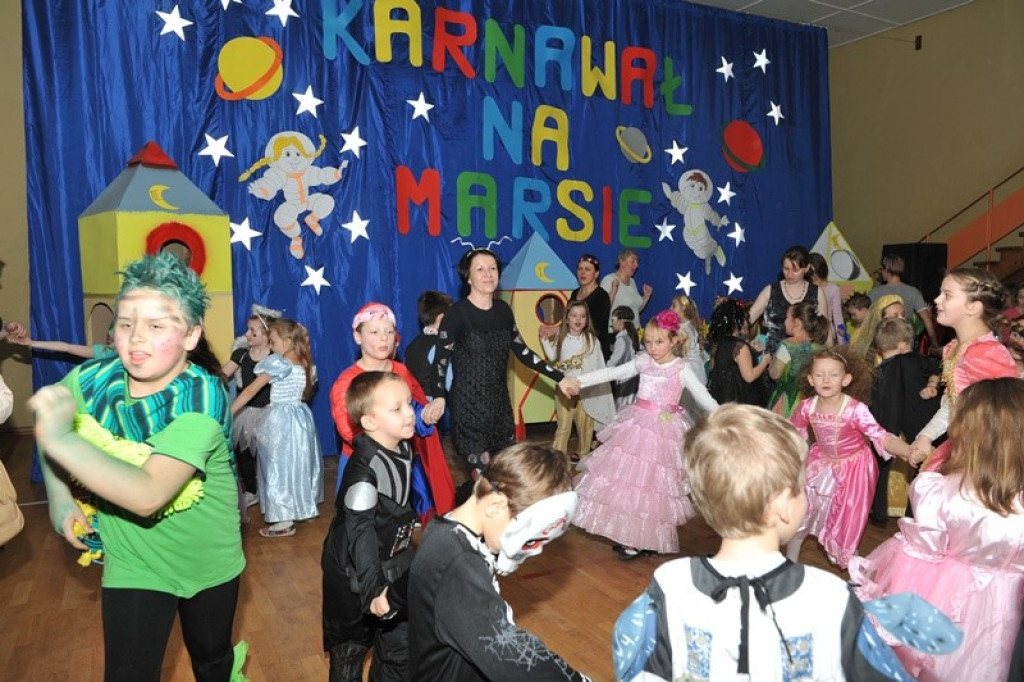 Karnawałowy bal na Marsie