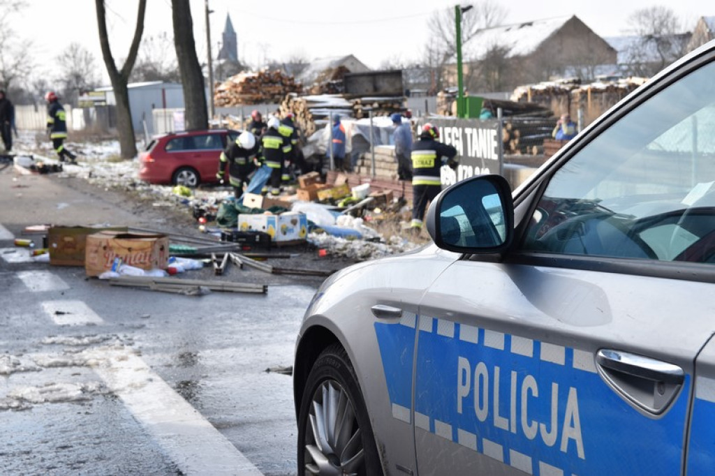 Czołowe zderzenie na wysokości Małujowic. Dwie osoby poszkodowane