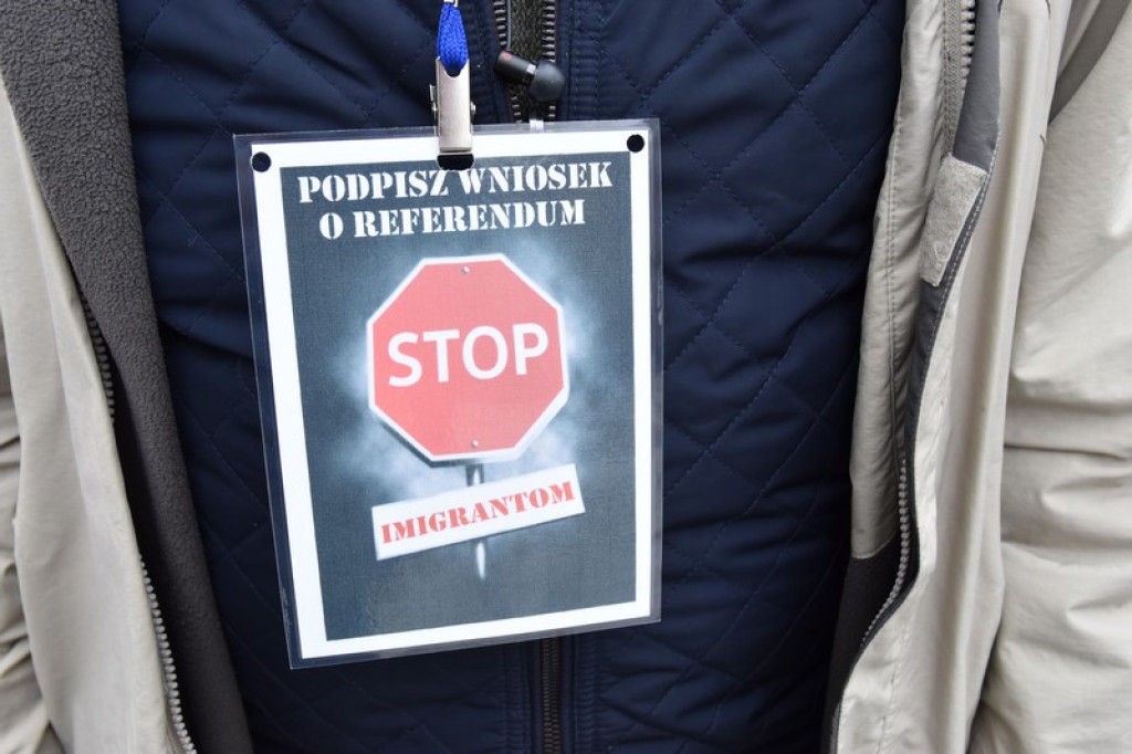 Brzeżanie składali podpisy pod wnioskiem o referendum w sprawie uchodźców