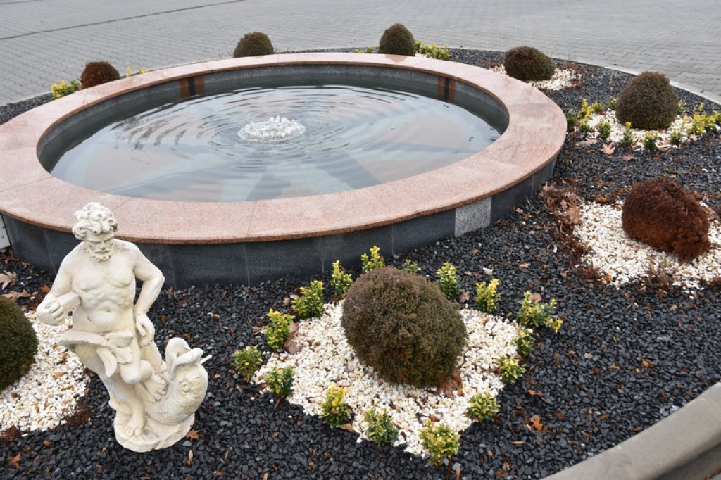 Stara winiarnia w podziemiach willi Molla. Mury przetrwały do dziś