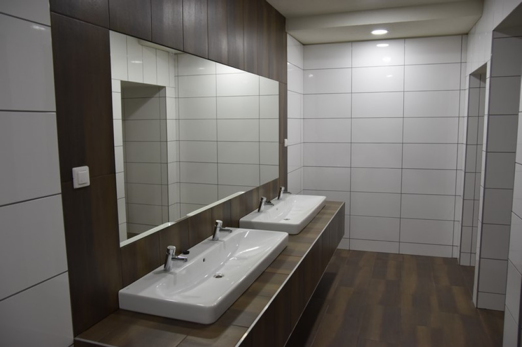 Stara winiarnia w podziemiach willi Molla. Mury przetrwały do dziś