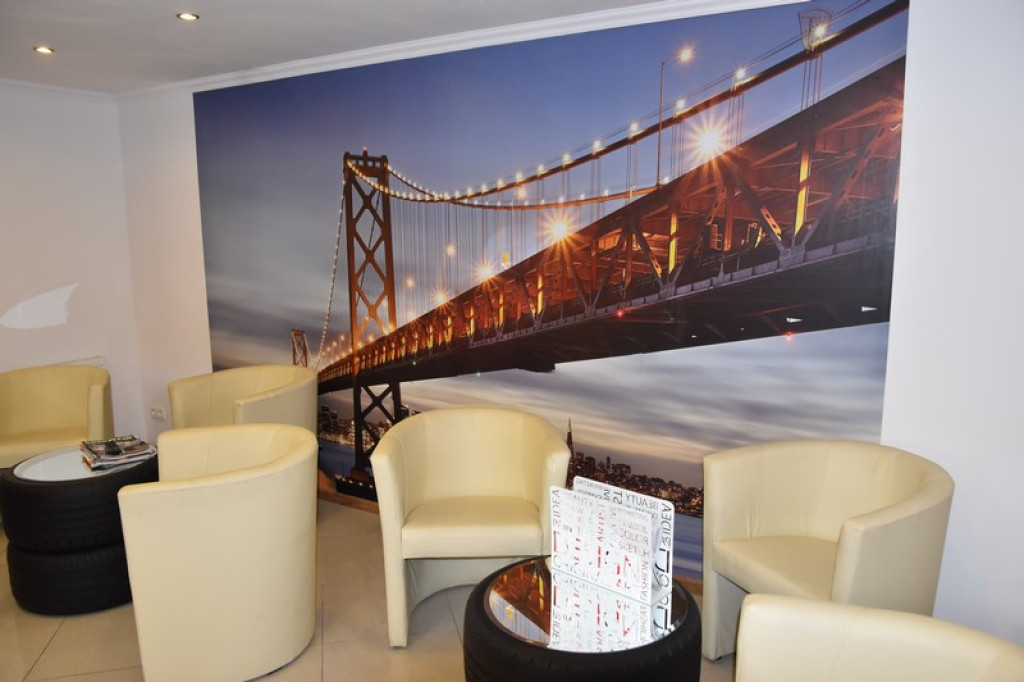 Stara winiarnia w podziemiach willi Molla. Mury przetrwały do dziś