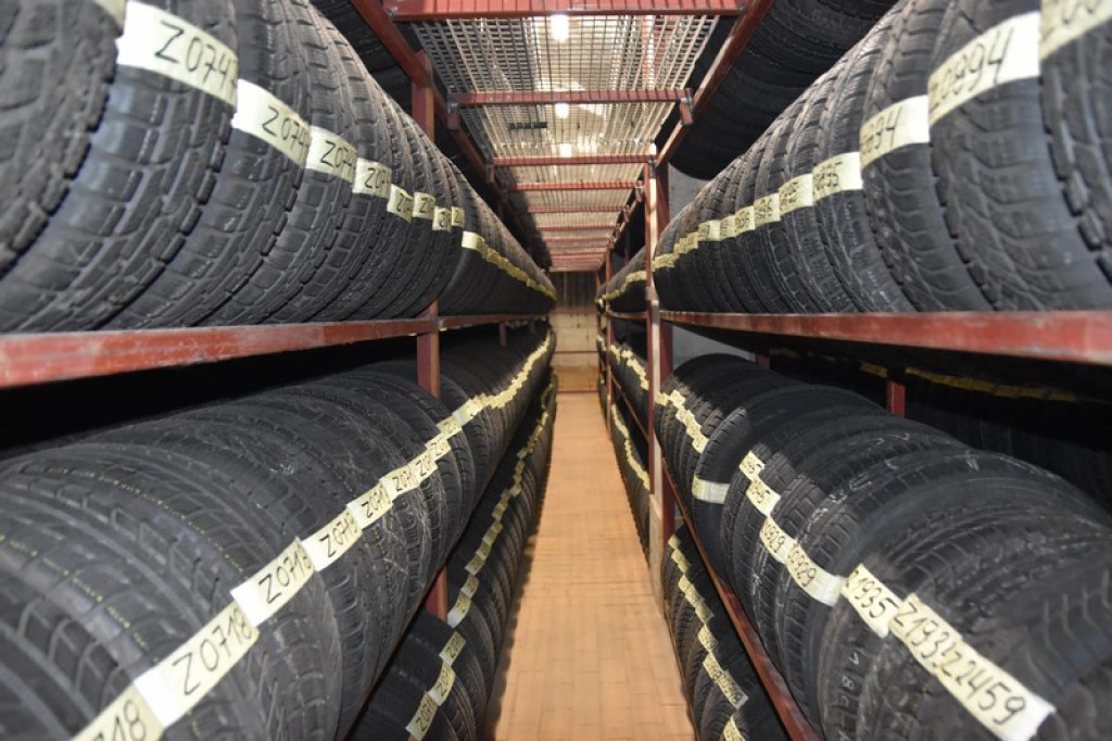 Stara winiarnia w podziemiach willi Molla. Mury przetrwały do dziś